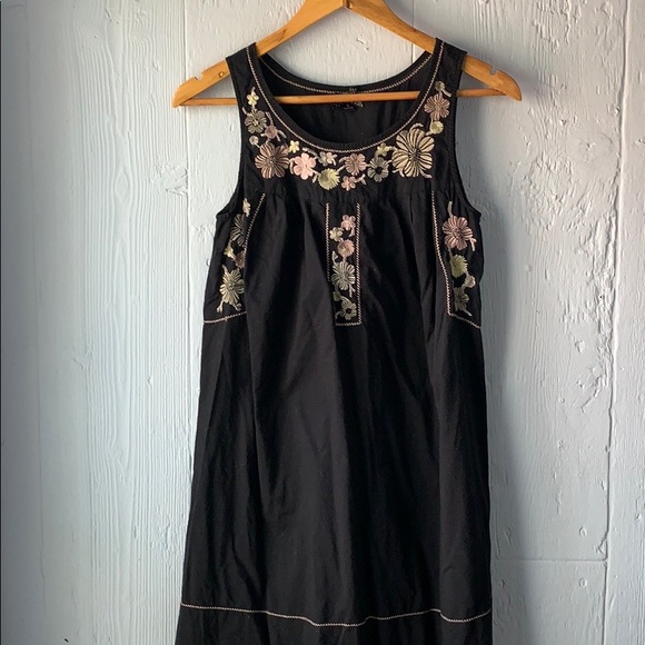 Forever 21 Dresses & Skirts - ✨3 for $15✨Forever 21 Embroidered Shift Dress